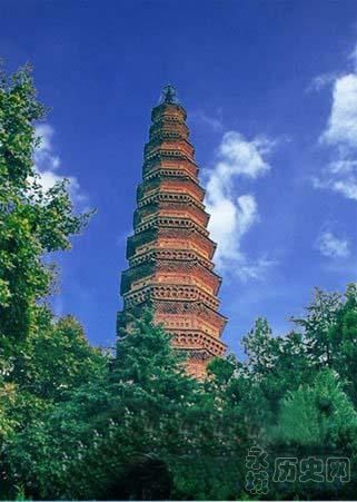 宝塔盘云是永城古代八景之一.